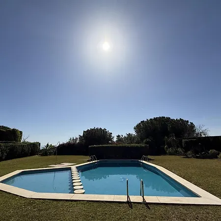 Villa Charming 3-bed In Calahonda - Suiza