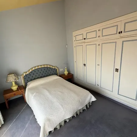 Charming 3-bed In Calahonda - Suiza